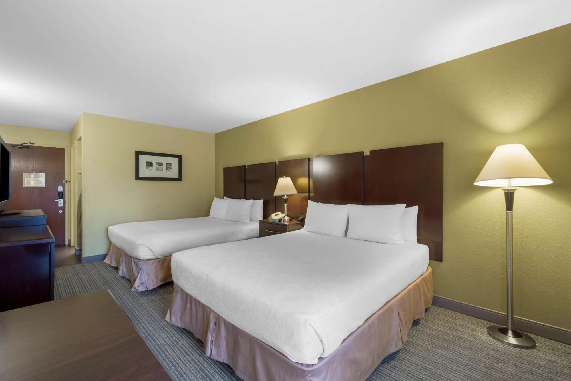 Best Western Plus Plaza By The Green Kent Bagian luar foto