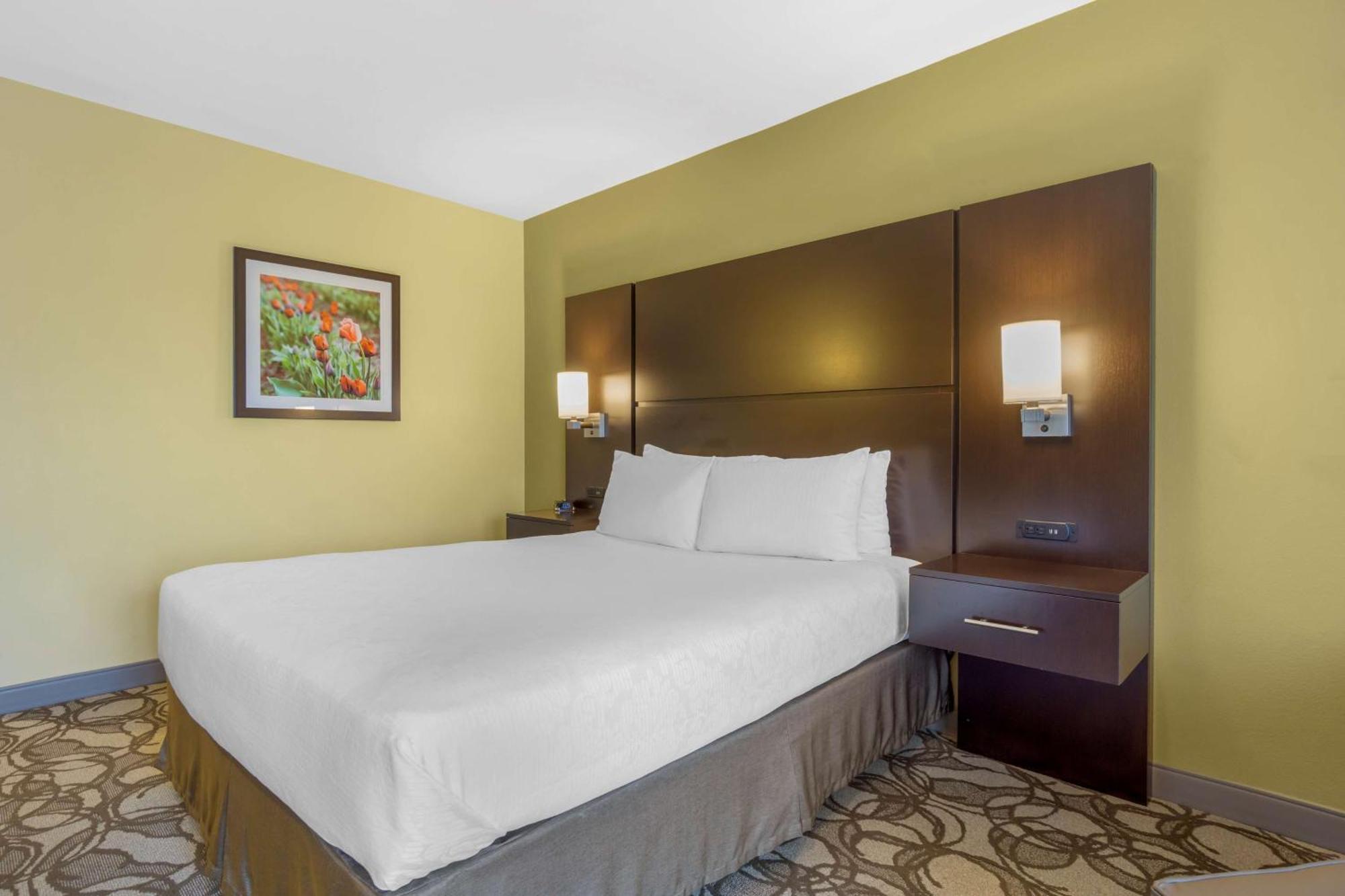 Best Western Plus Plaza By The Green Kent Bagian luar foto